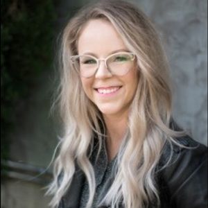 Meet your Posher, Carissa